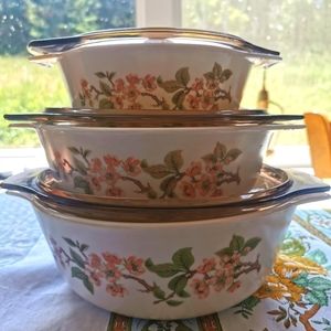 Set of Three Pyrex England casserole dishes